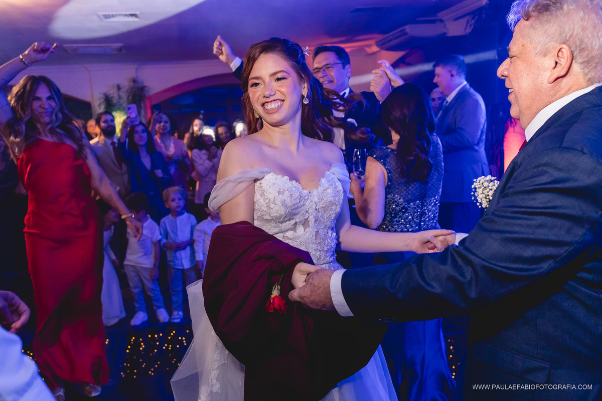 casamento-ana-paula-e-lucas-villa-riso-vila-aurea-eventos-sao-conrado-rj-pista-de-danca-paula-dau-fabio-figueiredo-fotografia-amor-em-movimento-producoes