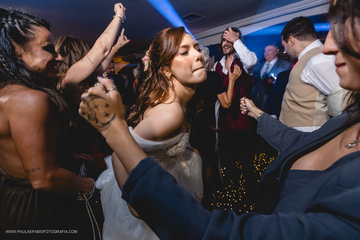 casamento-ana-paula-e-lucas-villa-riso-vila-aurea-eventos-sao-conrado-rj-pista-de-danca-paula-dau-fabio-figueiredo-fotografia-amor-em-movimento-producoes