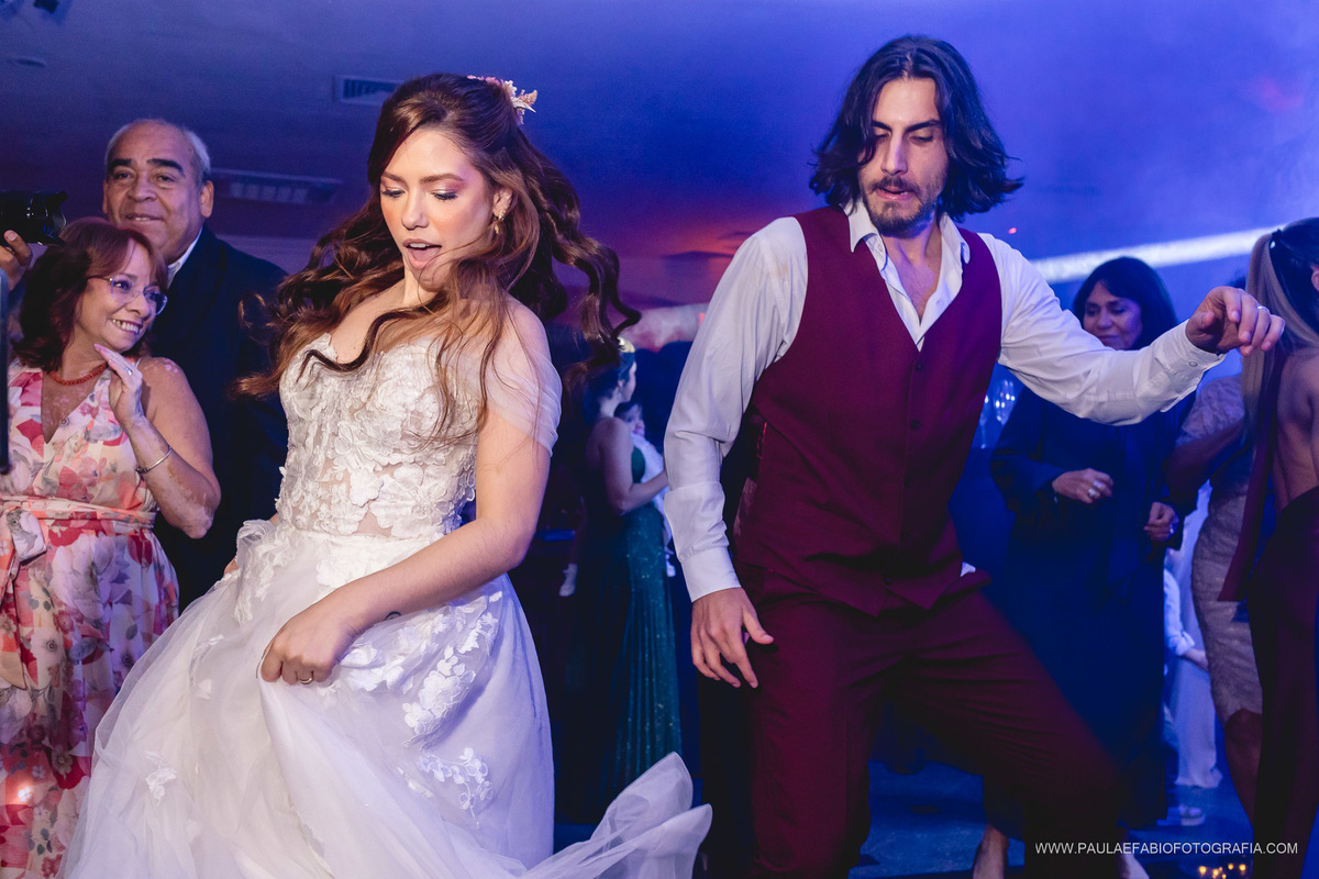 casamento-ana-paula-e-lucas-villa-riso-vila-aurea-eventos-sao-conrado-rj-pista-de-danca-paula-dau-fabio-figueiredo-fotografia-amor-em-movimento-producoes