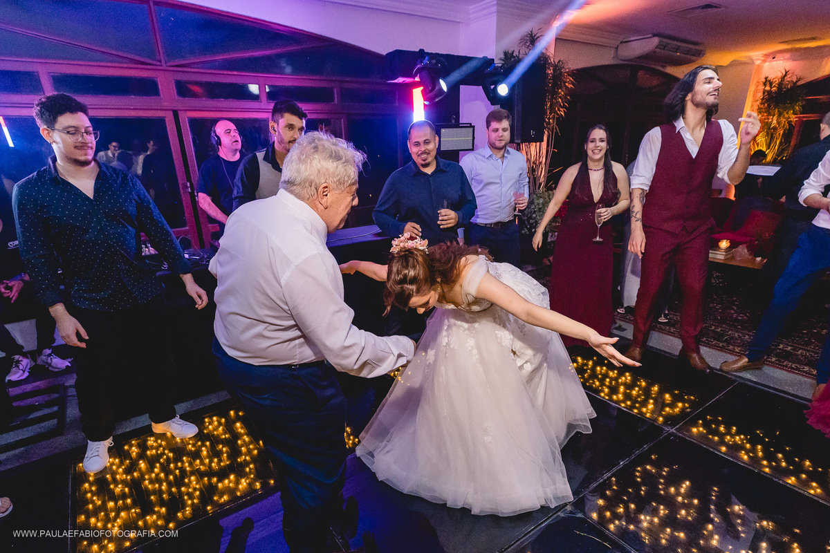 casamento-ana-paula-e-lucas-villa-riso-vila-aurea-eventos-sao-conrado-rj-pista-de-danca-paula-dau-fabio-figueiredo-fotografia-amor-em-movimento-producoes