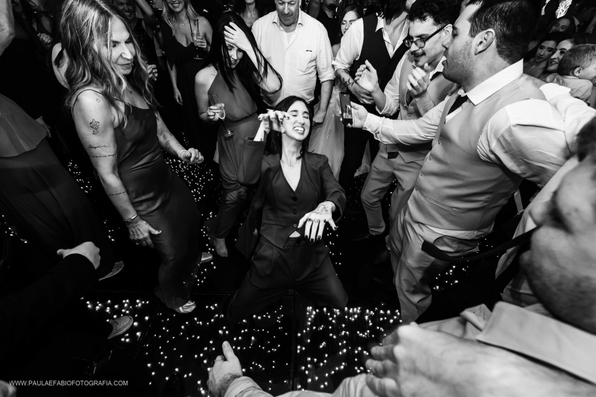casamento-ana-paula-e-lucas-villa-riso-vila-aurea-eventos-sao-conrado-rj-pista-de-danca-paula-dau-fabio-figueiredo-fotografia-amor-em-movimento-producoes