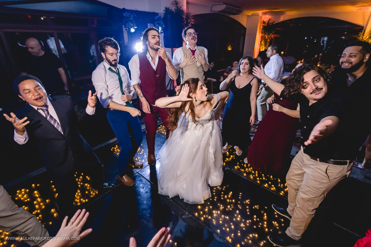 casamento-ana-paula-e-lucas-villa-riso-vila-aurea-eventos-sao-conrado-rj-pista-de-danca-paula-dau-fabio-figueiredo-fotografia-amor-em-movimento-producoes