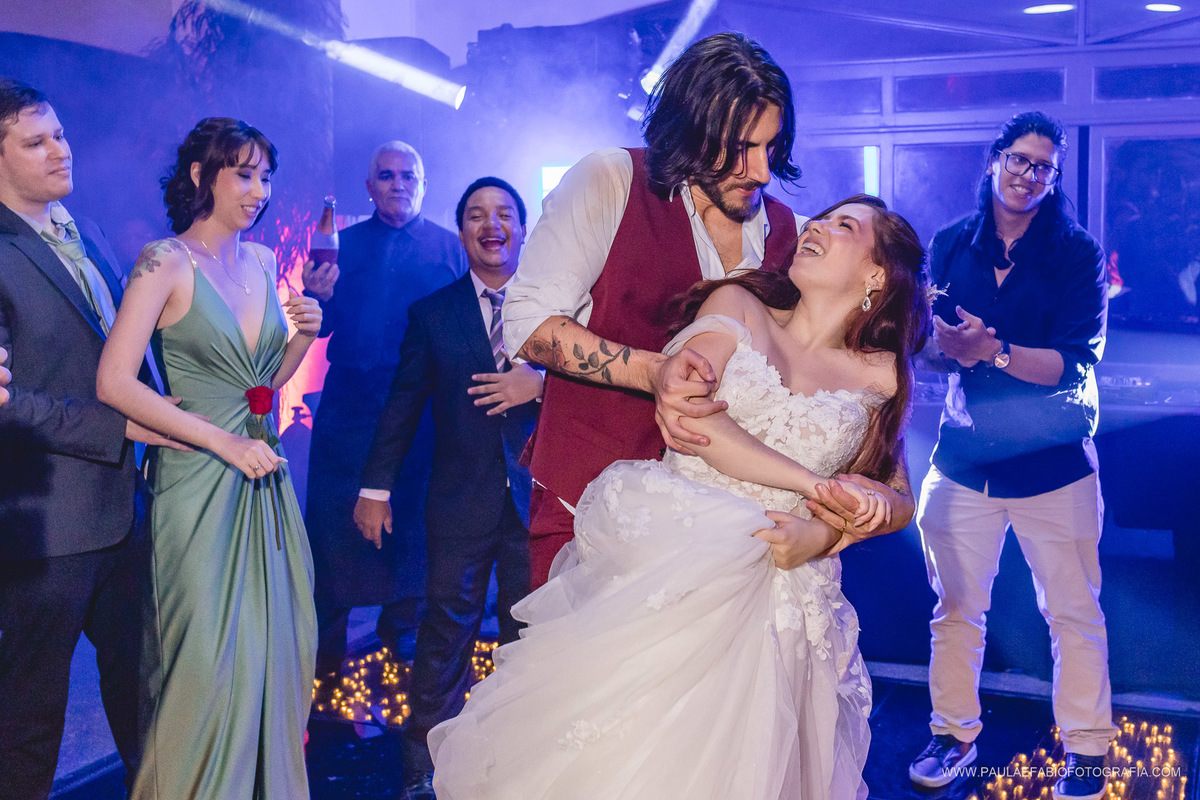 casamento-ana-paula-e-lucas-villa-riso-vila-aurea-eventos-sao-conrado-rj-pista-de-danca-paula-dau-fabio-figueiredo-fotografia-amor-em-movimento-producoes