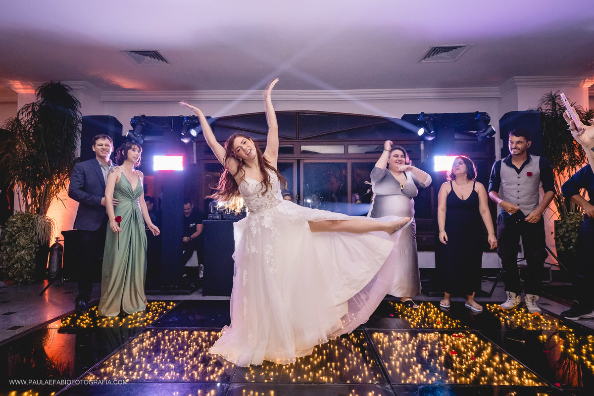 casamento-ana-paula-e-lucas-villa-riso-vila-aurea-eventos-sao-conrado-rj-pista-de-danca-paula-dau-fabio-figueiredo-fotografia-amor-em-movimento-producoes