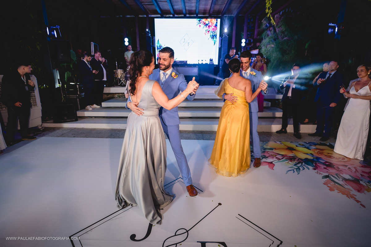 casamento-felipe-e-juan-alem-do-sonho-guaratiba-rj-paula-dau-fabio-figueiredo-fotografia-amor-em-movimento-producoes