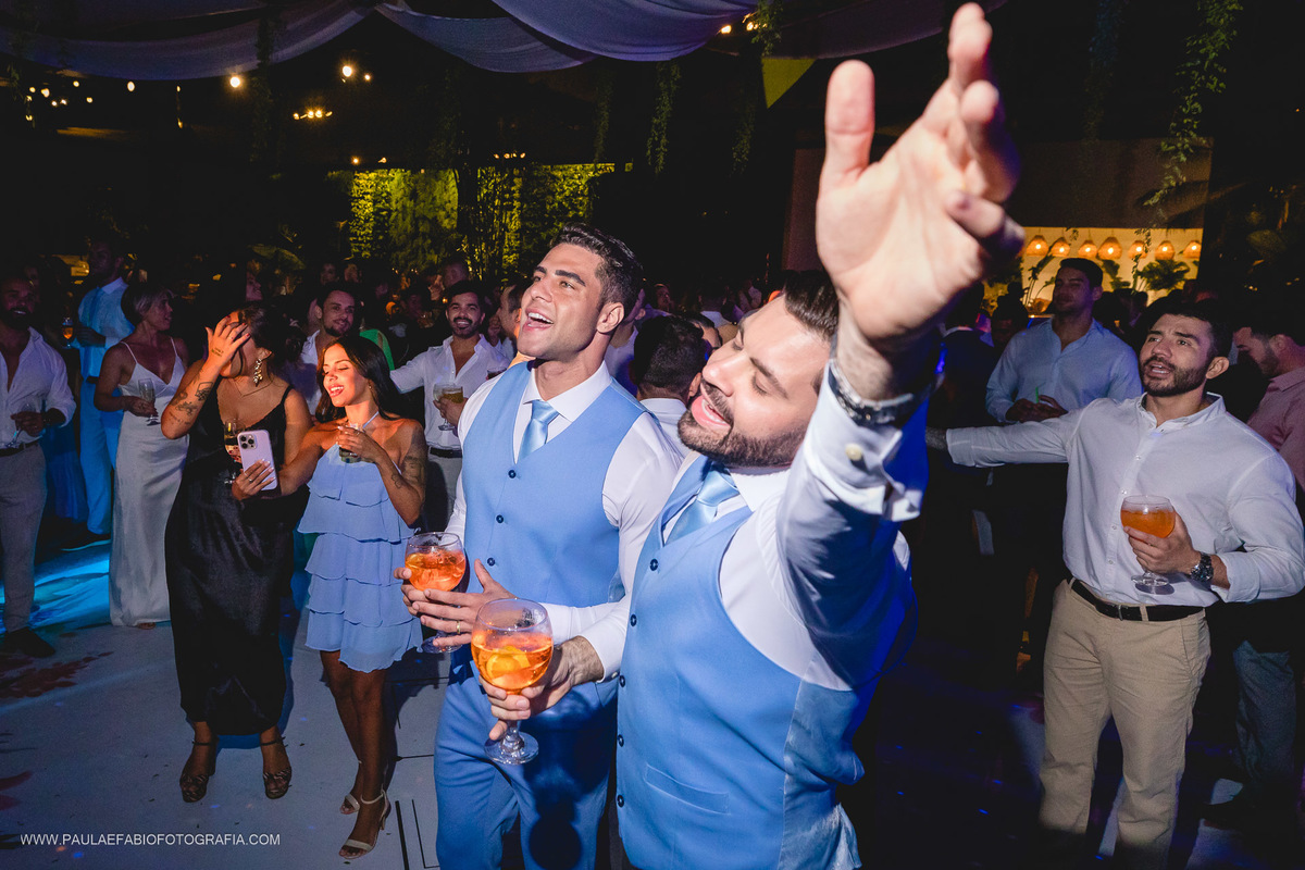 casamento-felipe-e-juan-alem-do-sonho-guaratiba-rj-paula-dau-fabio-figueiredo-fotografia-amor-em-movimento-producoes