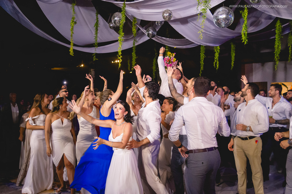 casamento-felipe-e-juan-alem-do-sonho-guaratiba-rj-paula-dau-fabio-figueiredo-fotografia-amor-em-movimento-producoes