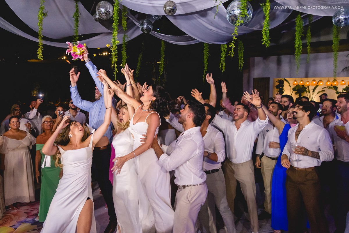 casamento-felipe-e-juan-alem-do-sonho-guaratiba-rj-paula-dau-fabio-figueiredo-fotografia-amor-em-movimento-producoes