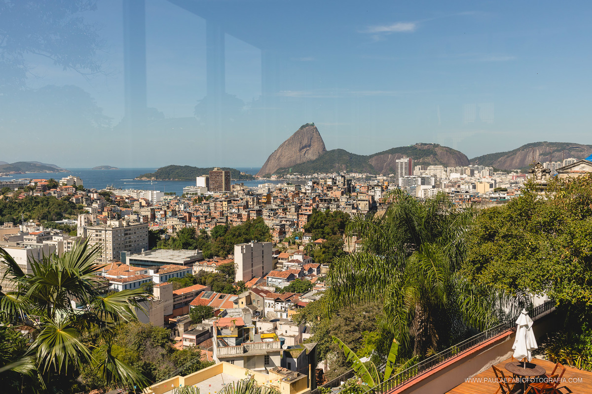 destination-wedding-casamento-fernanda-e-keith-casa-de-santa-teresa-rio-de-janeiro-dia-da-noiva-gerthrudes-rio-gerthrudes-noivos-paula-dau-fabio-figueiredo-fotografia-amor-em-movimento-producoes