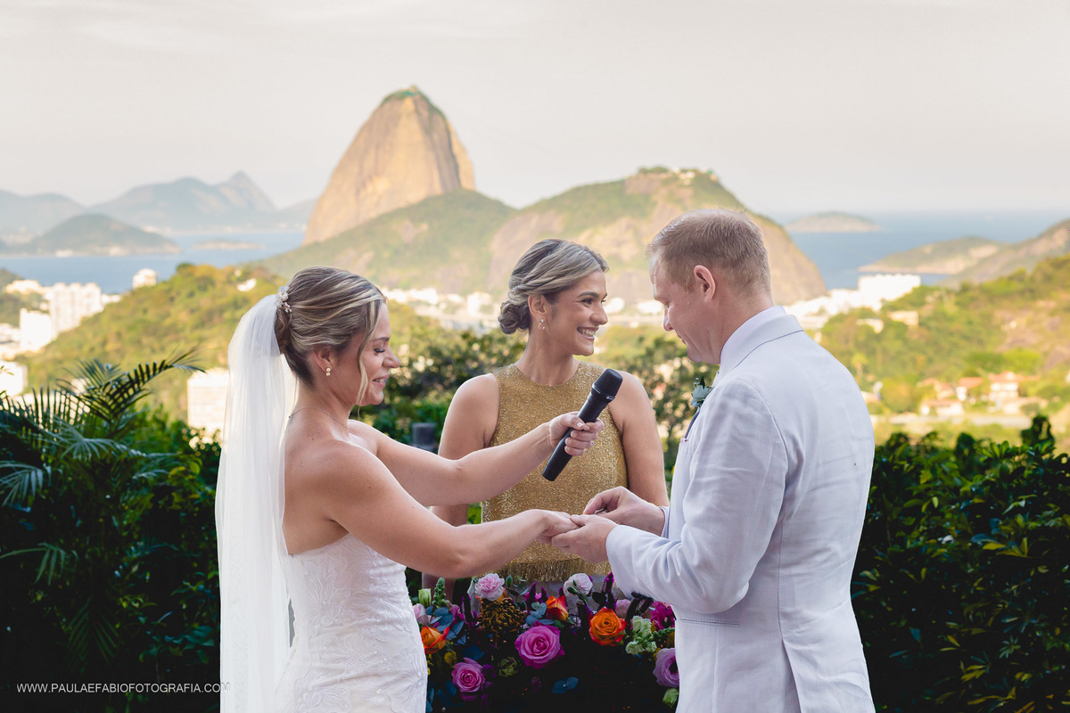 destination-wedding-casamento-fernanda-e-keith-casa-de-santa-teresa-rio-de-janeiro-paula-dau-fabio-figueiredo-fotografia-amor-em-movimento-producoes