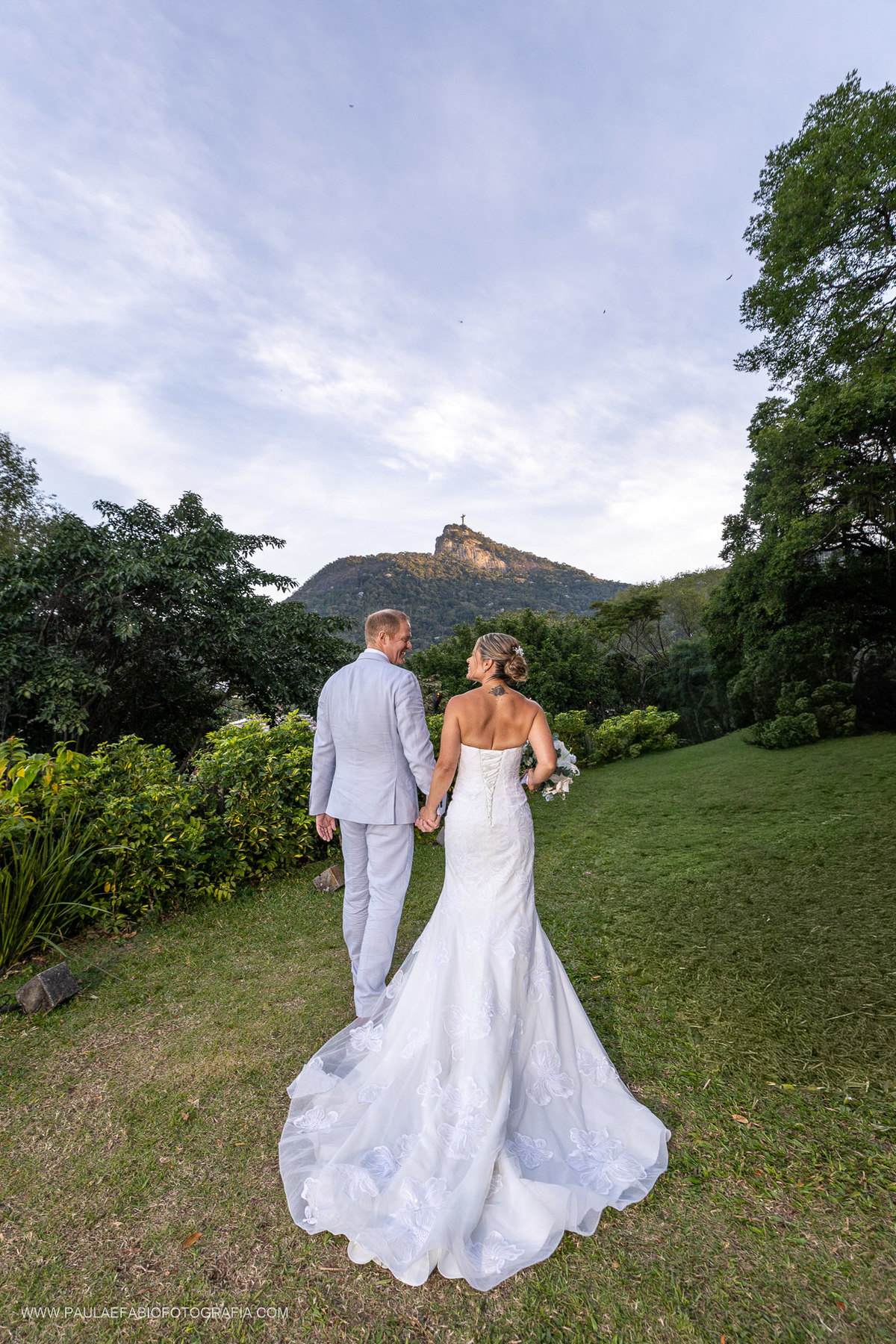 destination-wedding-casamento-fernanda-e-keith-casa-de-santa-teresa-rio-de-janeiro-paula-dau-fabio-figueiredo-fotografia-amor-em-movimento-producoes