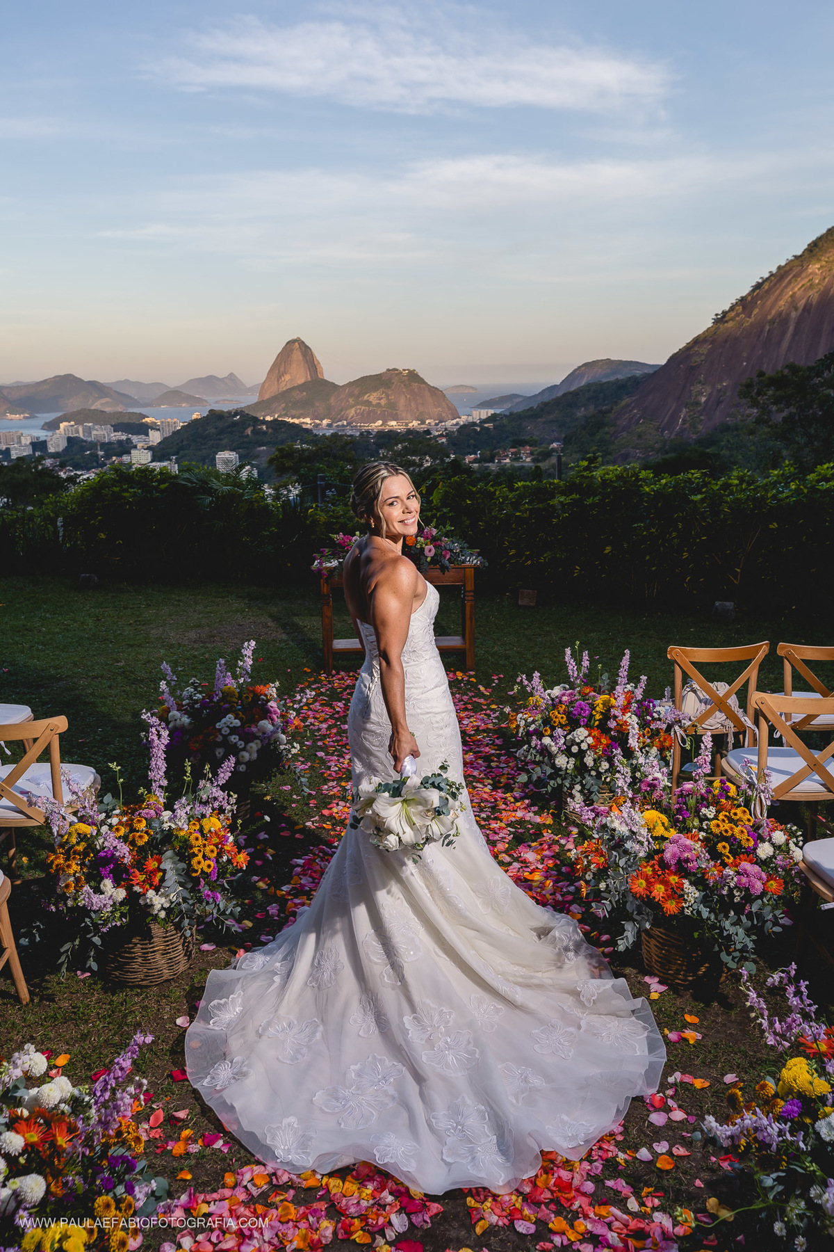 destination-wedding-casamento-fernanda-e-keith-casa-de-santa-teresa-rio-de-janeiro-paula-dau-fabio-figueiredo-fotografia-amor-em-movimento-producoes