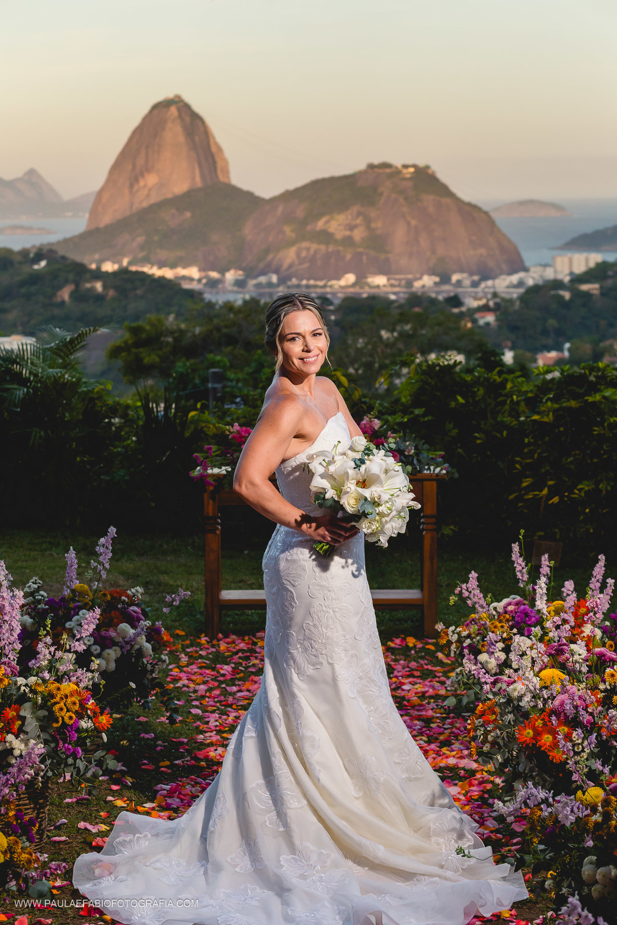 destination-wedding-casamento-fernanda-e-keith-casa-de-santa-teresa-rio-de-janeiro-paula-dau-fabio-figueiredo-fotografia-amor-em-movimento-producoes