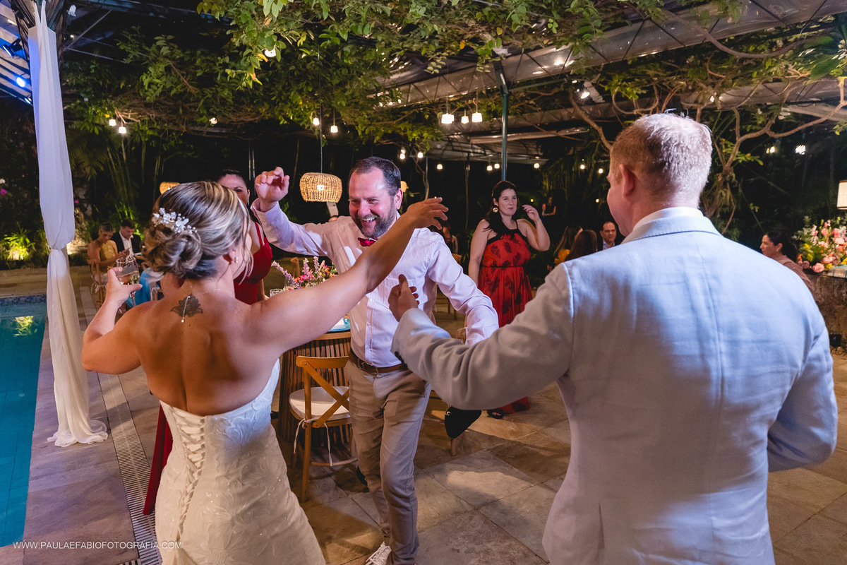 destination-wedding-casamento-fernanda-e-keith-casa-de-santa-teresa-rio-de-janeiro-paula-dau-fabio-figueiredo-fotografia-amor-em-movimento-producoes