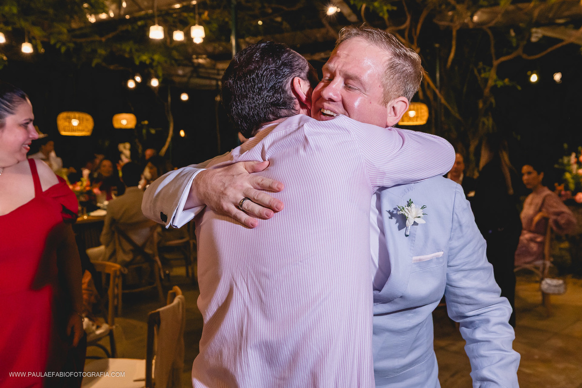 destination-wedding-casamento-fernanda-e-keith-casa-de-santa-teresa-rio-de-janeiro-paula-dau-fabio-figueiredo-fotografia-amor-em-movimento-producoes