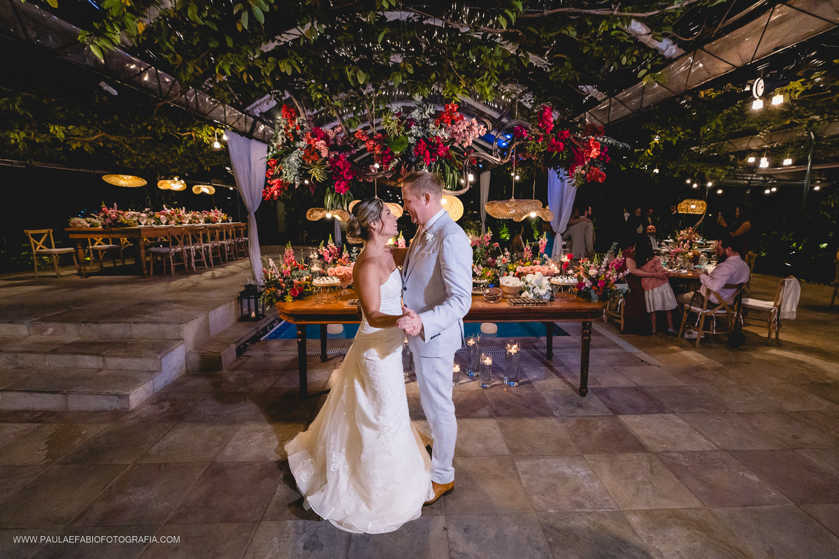destination-wedding-casamento-fernanda-e-keith-casa-de-santa-teresa-rio-de-janeiro-paula-dau-fabio-figueiredo-fotografia-amor-em-movimento-producoes