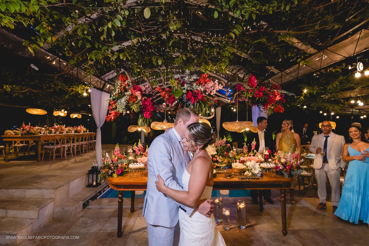destination-wedding-casamento-fernanda-e-keith-casa-de-santa-teresa-rio-de-janeiro-paula-dau-fabio-figueiredo-fotografia-amor-em-movimento-producoes