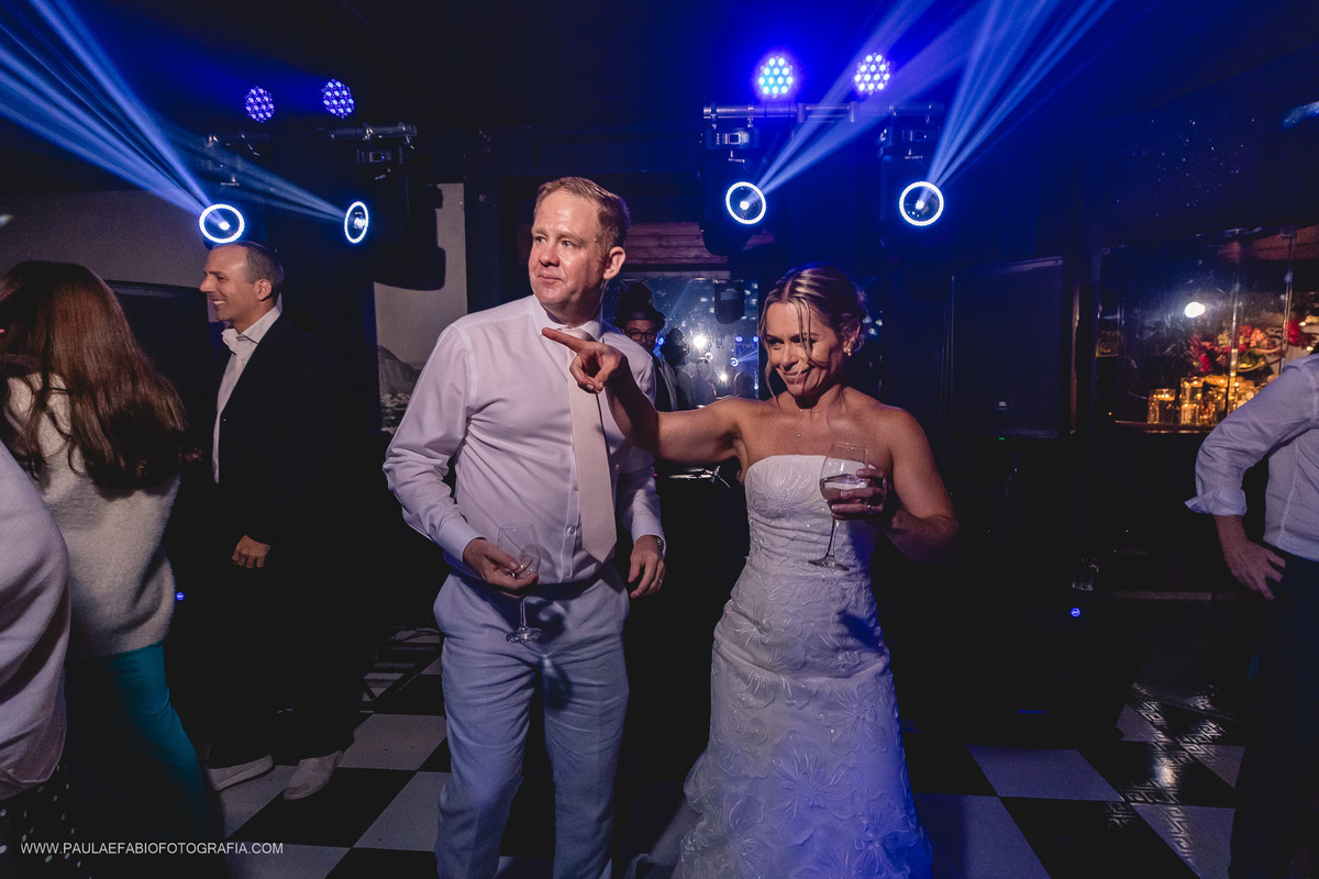 destination-wedding-casamento-fernanda-e-keith-casa-de-santa-teresa-rio-de-janeiro-paula-dau-fabio-figueiredo-fotografia-amor-em-movimento-producoes