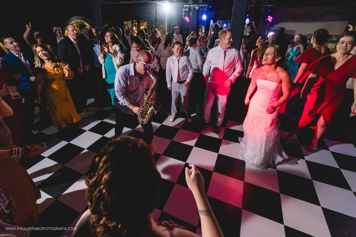 destination-wedding-casamento-fernanda-e-keith-casa-de-santa-teresa-rio-de-janeiro-paula-dau-fabio-figueiredo-fotografia-amor-em-movimento-producoes