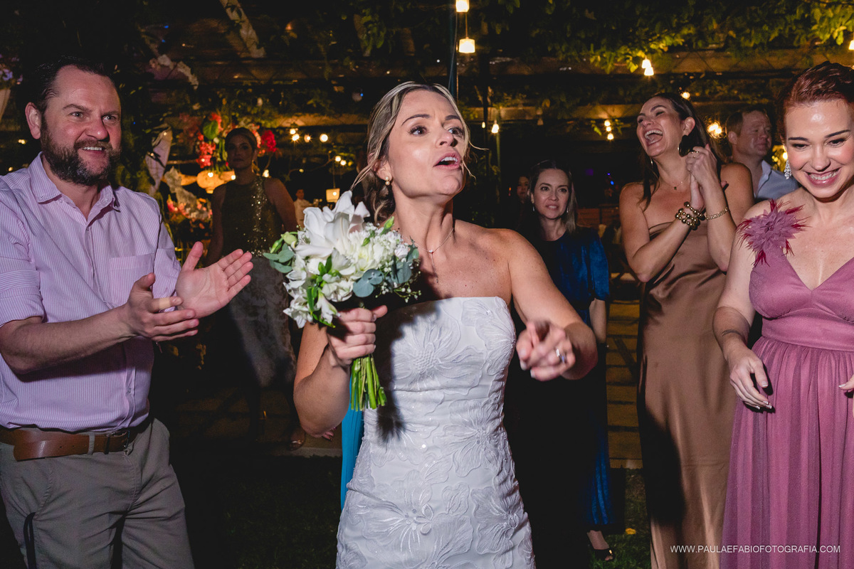 destination-wedding-casamento-fernanda-e-keith-casa-de-santa-teresa-rio-de-janeiro-paula-dau-fabio-figueiredo-fotografia-amor-em-movimento-producoes