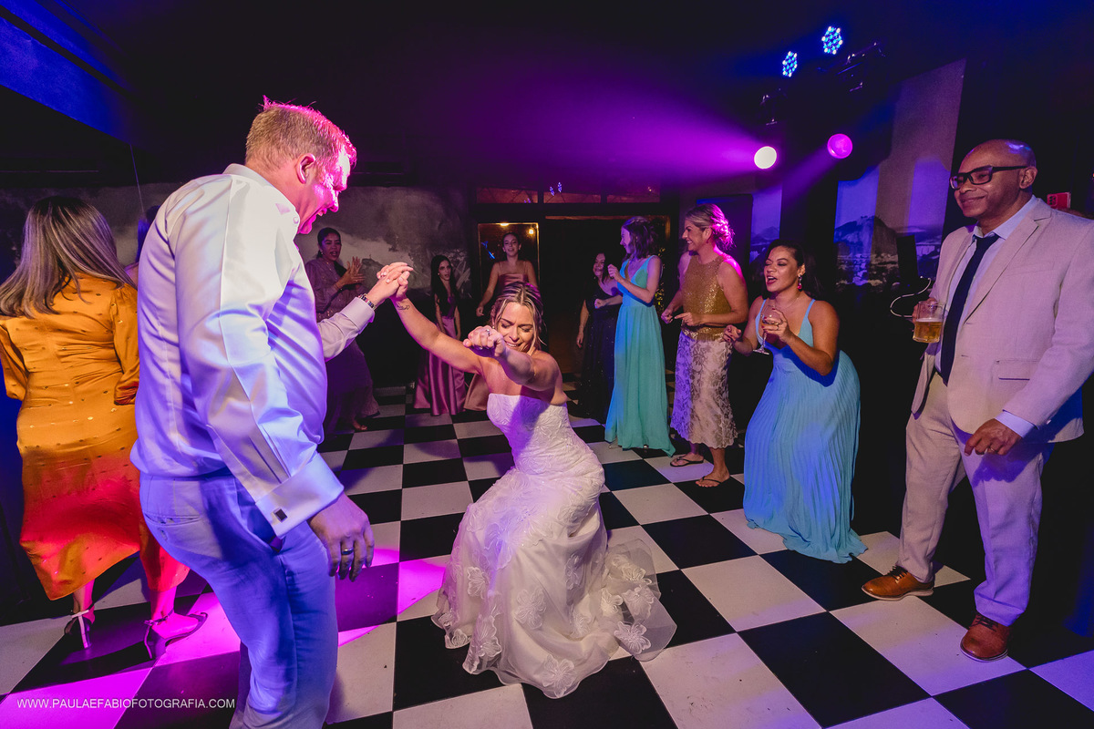destination-wedding-casamento-fernanda-e-keith-casa-de-santa-teresa-rio-de-janeiro-paula-dau-fabio-figueiredo-fotografia-amor-em-movimento-producoes