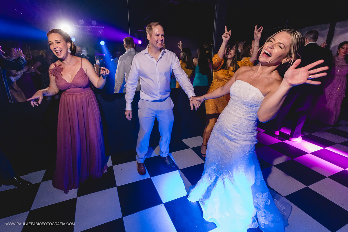 destination-wedding-casamento-fernanda-e-keith-casa-de-santa-teresa-rio-de-janeiro-paula-dau-fabio-figueiredo-fotografia-amor-em-movimento-producoes