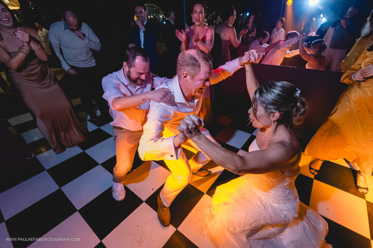 destination-wedding-casamento-fernanda-e-keith-casa-de-santa-teresa-rio-de-janeiro-paula-dau-fabio-figueiredo-fotografia-amor-em-movimento-producoes