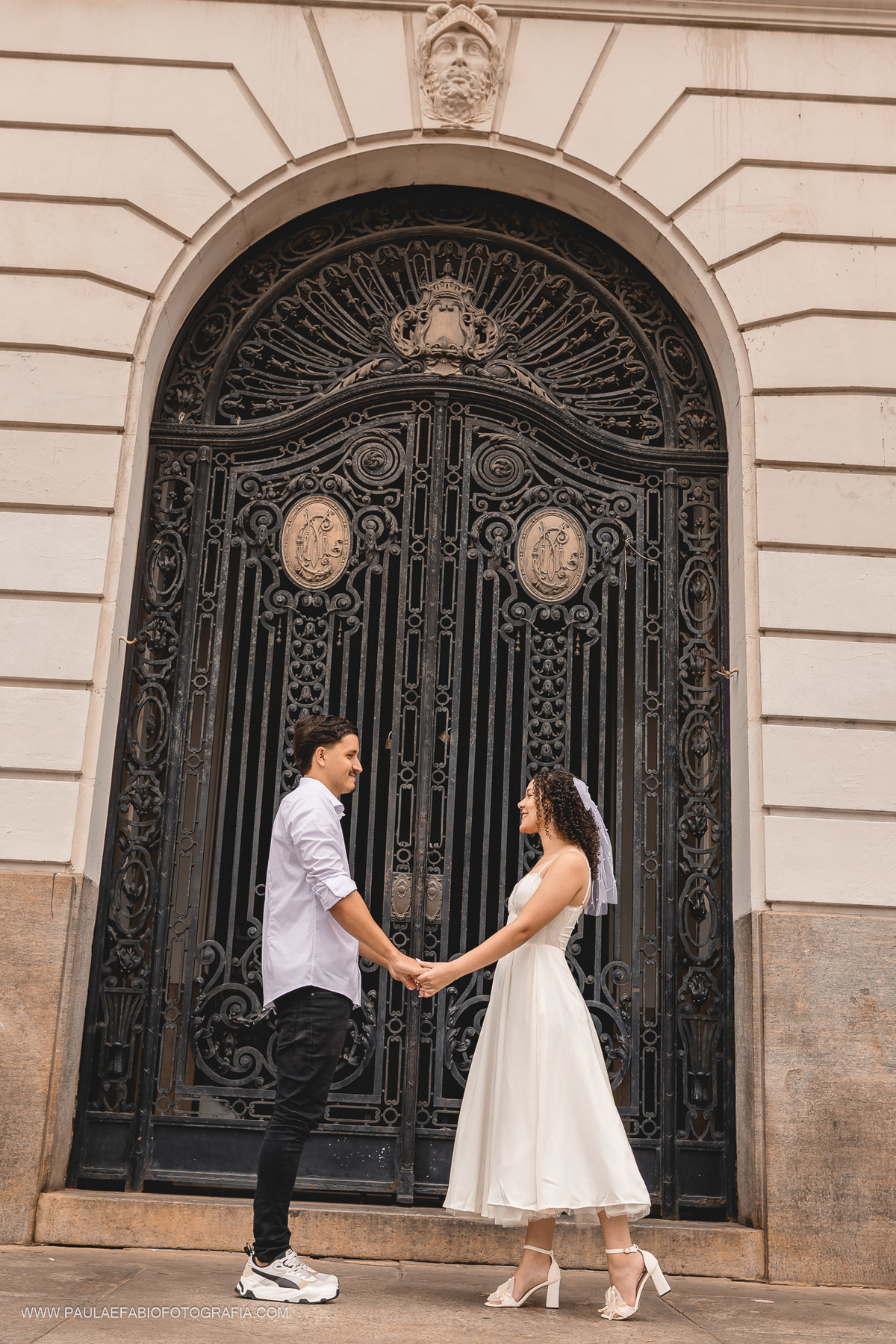 ensaio-pre-wedding-gabriella-e-jefferson-centro-historico-rio-de-janeiro-rj-paula-dau-fabio-figueiredo-fotografia-amor-em-movimento-producoes