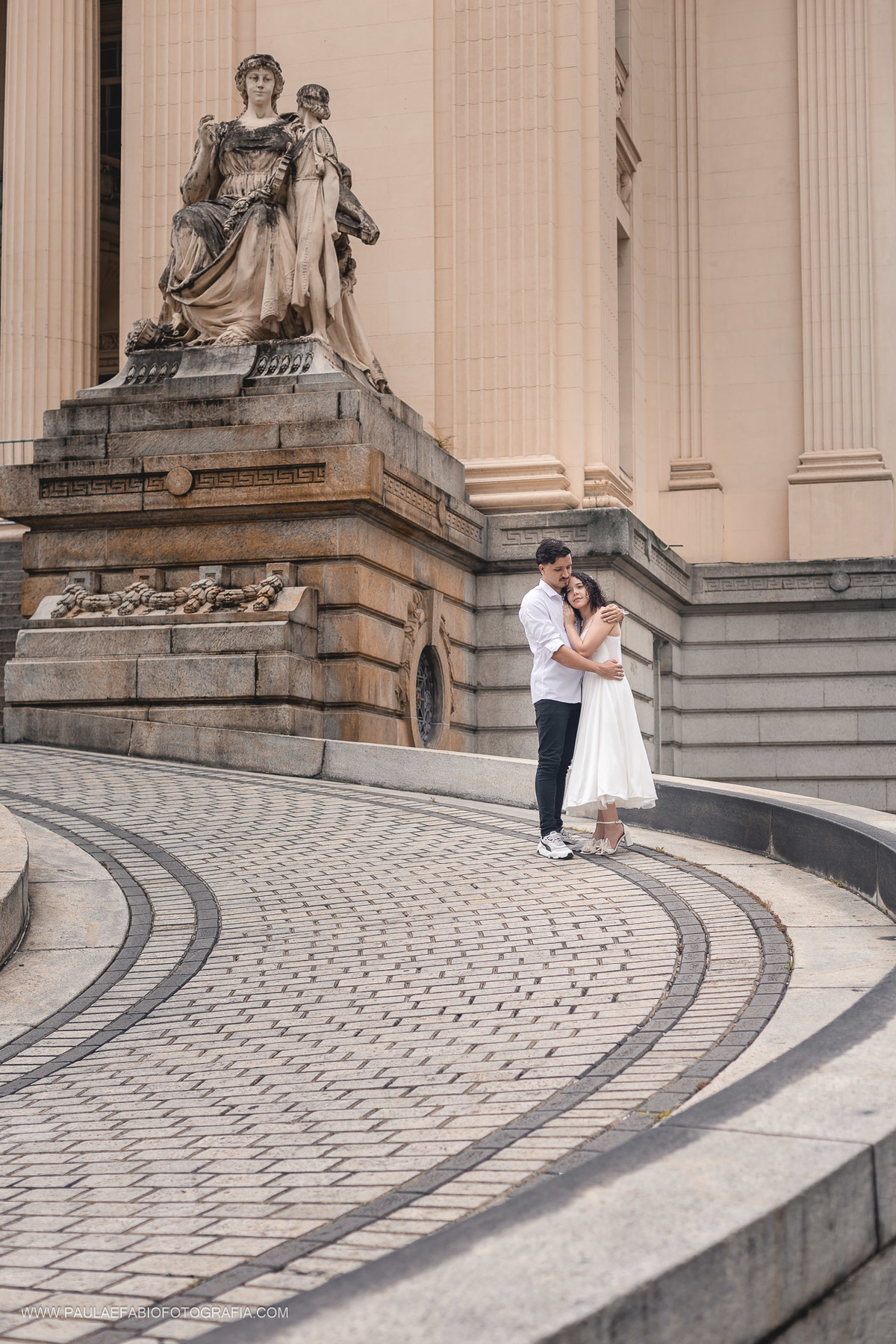 ensaio-pre-wedding-gabriella-e-jefferson-centro-historico-rio-de-janeiro-rj-paula-dau-fabio-figueiredo-fotografia-amor-em-movimento-producoes