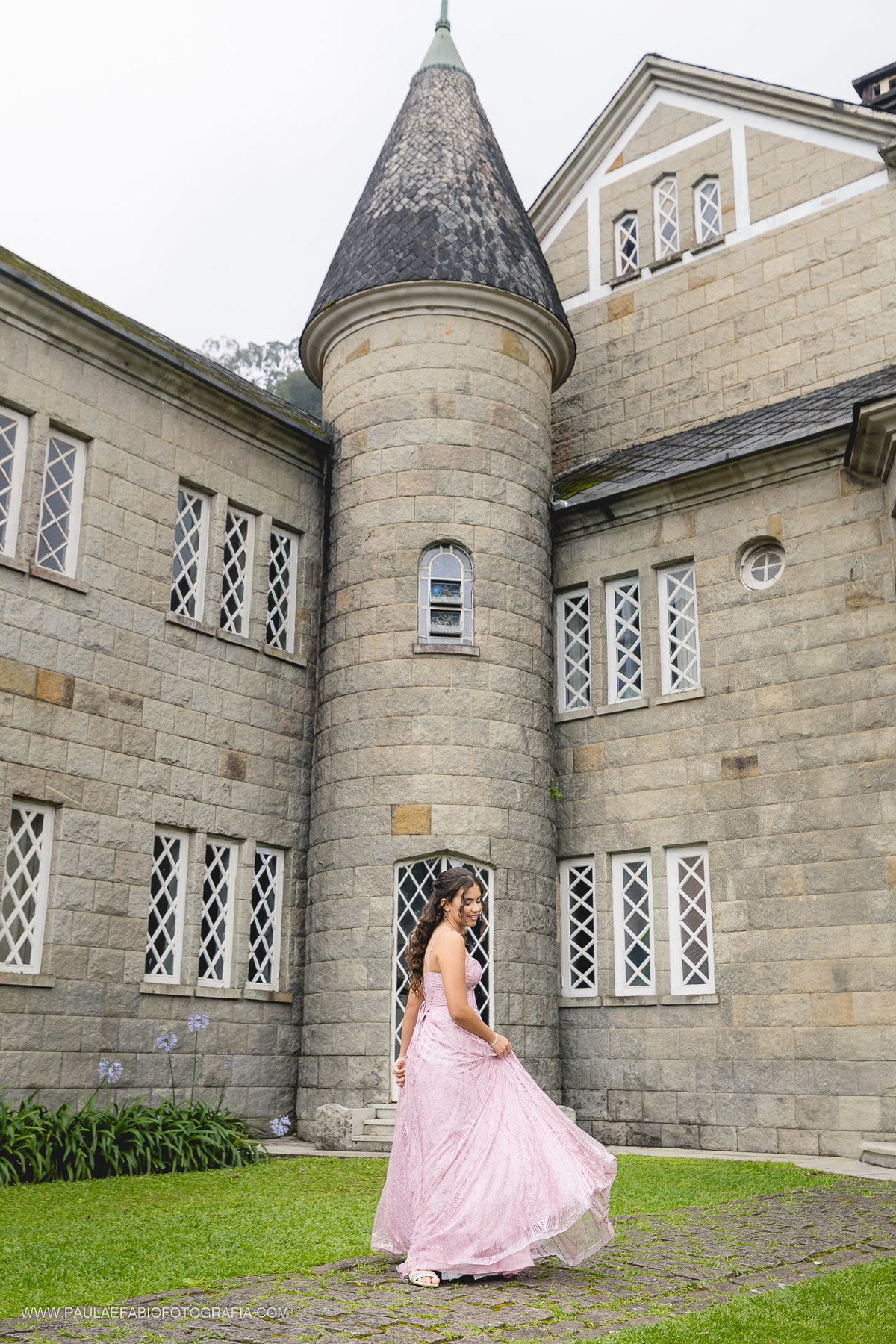 ensaio-debutante-giovanna-15-anos-castelo-country-clube-petropolis-rj-paula-dau-fabio-figueiredo-fotografia-amor-em-movimento-producoes