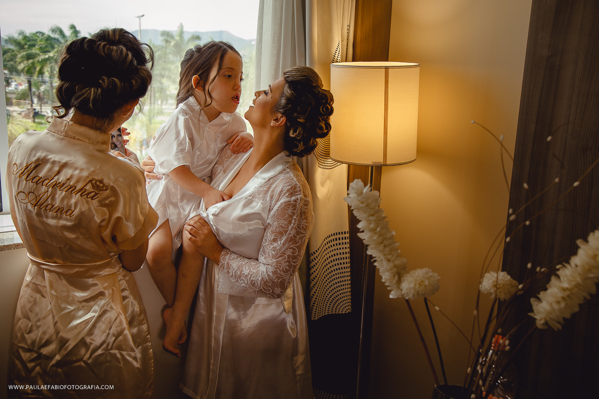casamento-clarissa-e-jesiel-canto-do-alto-da-boa-vista-rj-paula-dau-fabio-figueiredo-fotografia-novotel-barra-da-tijuca-making-of-noiva