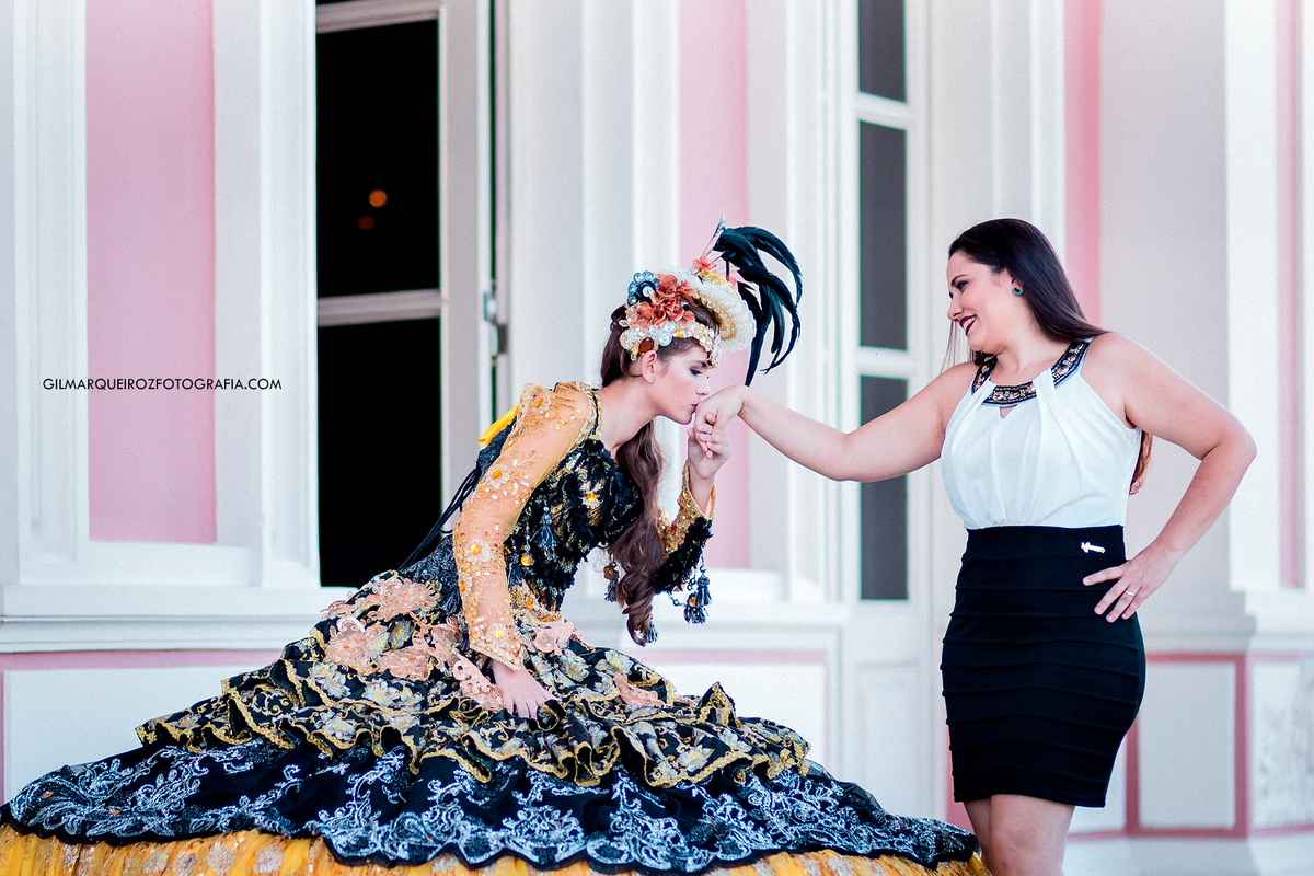 ENSAIO  DE DEBUTANTE  NO TEATRO AMAZONAS COM A MÃE 