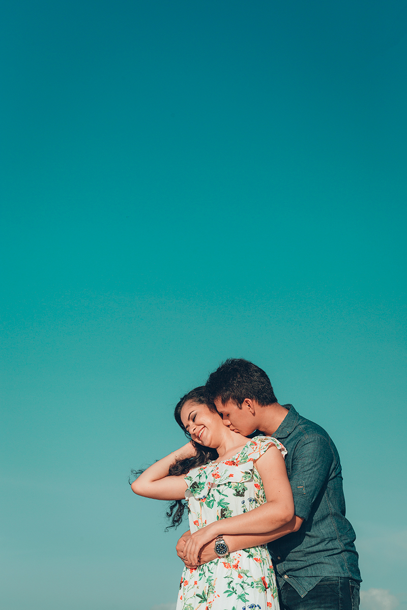 PRÉ WEDDING ELIAS E SABRINA NA PRAIA DE AÇUTUBA   BEIJO DOS NOIVOS  