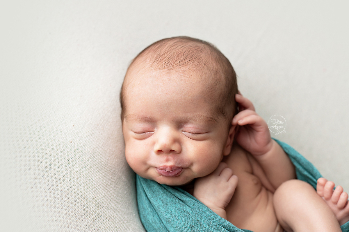 ensaio newborn talitaqueu guaruja litoralsp baixadasantista recem nascido bebê newborn booknewborn  enroladinhanowrap ensaiofotografico recemnascido primeirosdias bebê familia