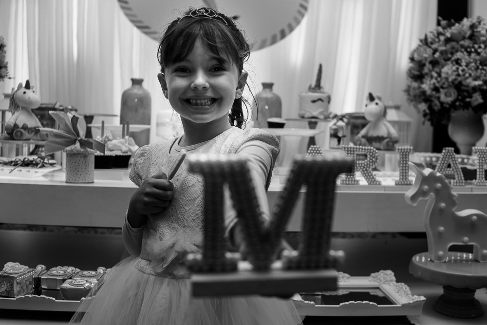 Viva aos seus 6 anos, Mari minha princesa. Que sejas sempre assim, radiante e tenha um caminho lindo a seguir!