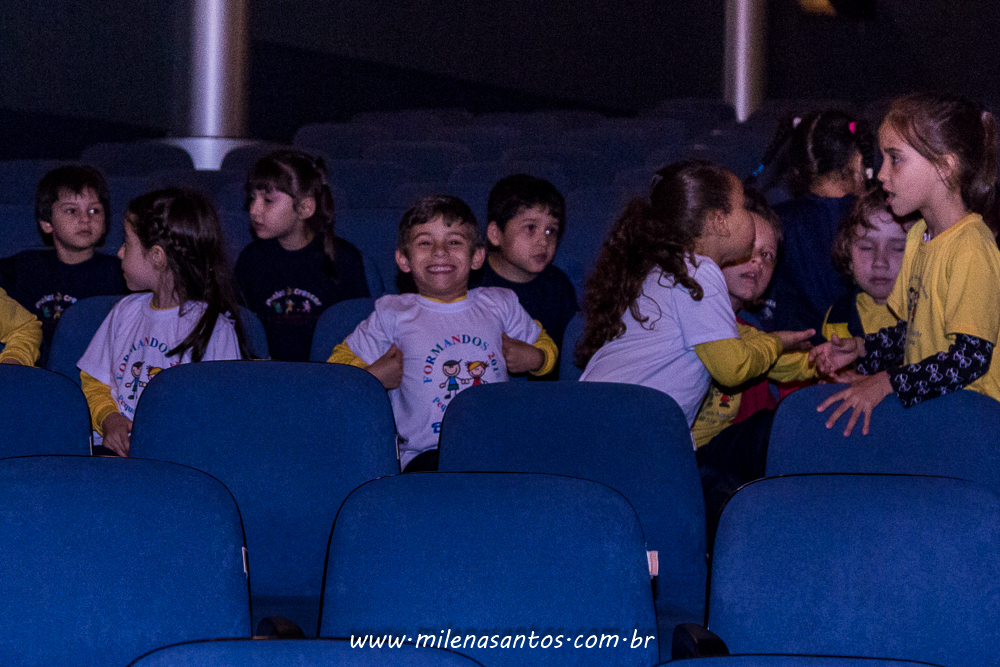 CASA LÚDICA, APRESENTAÇÃO DIA DAS CRIANÇAS NO TEATRO DA AMRIGS.
MILENA SILVA SANTOS
FOTOGRAFA PORTO ALEGRE
FOTÓGRAFA DE FAMÍLIA
FOTÓGRAFO PORTO ALEGRE
FELIZ DA VIDA, MENI ANSIOSO PELO ESPETÁCULO É UM DOS PRIMEIROS A CHEGAR E SE EXIBE SORRIDENTE PARA A CAM