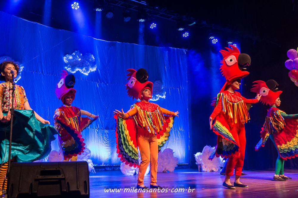 CASA LÚDICA, APRESENTAÇÃO DIA DAS CRIANÇAS NO TEATRO DA AMRIGS.
MILENA SILVA SANTOS
FOTOGRAFA PORTO ALEGRE
FOTÓGRAFA DE FAMÍLIA
FOTÓGRAFO PORTO ALEGRE
ARARAS COLORIDAS NO PALCO DA AMRIGS #CIALUDICA