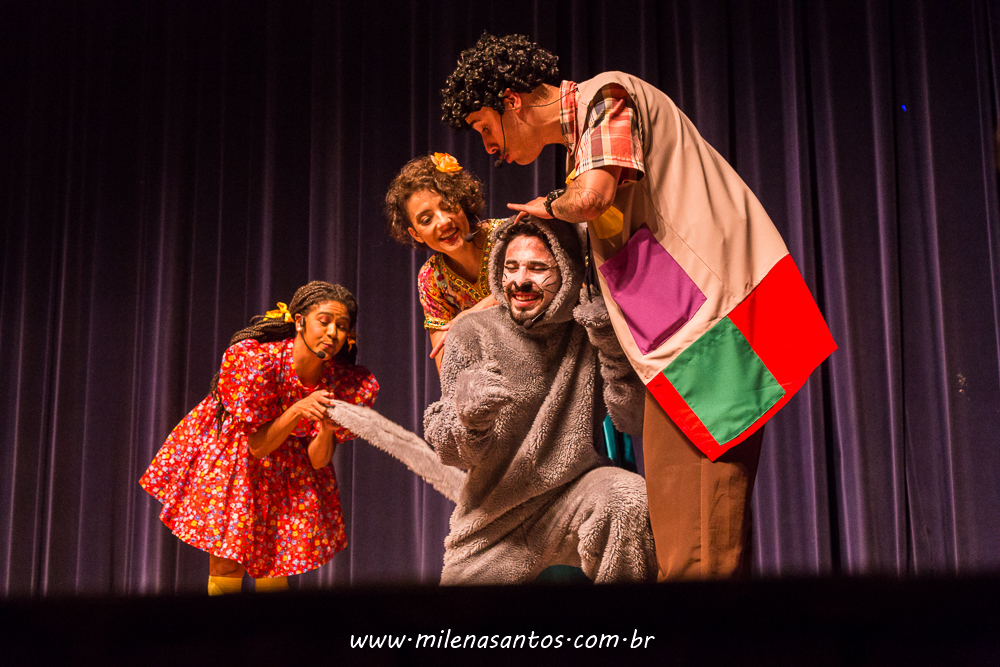 CASA LÚDICA, APRESENTAÇÃO DIA DAS CRIANÇAS NO TEATRO DA AMRIGS.
MILENA SILVA SANTOS
FOTOGRAFA PORTO ALEGRE
FOTÓGRAFA DE FAMÍLIA
FOTÓGRAFO PORTO ALEGRE
NÓS GATOS JÁ NASCEMOS POBRES, PORÉM JÁ NASCEMOS LIVRES........
