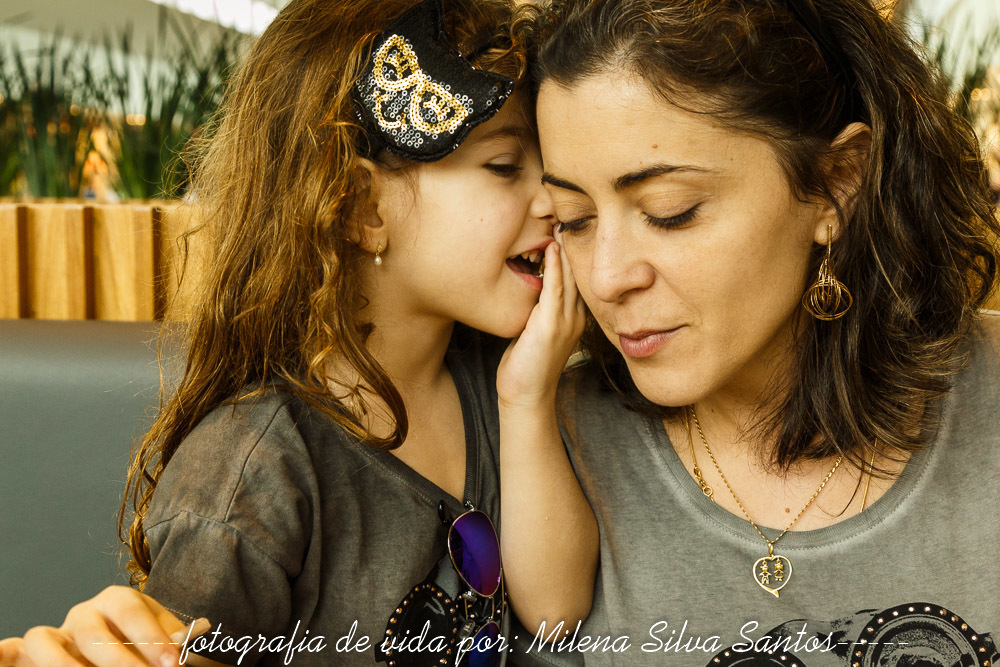 Mãe, vou te contar um segredo,nao conta pra tia Milena

#fotografiadefamilia
#fotografo
#documentaldefamilia
#milenasilvasantosfotografia
#fotografoportoalegre
