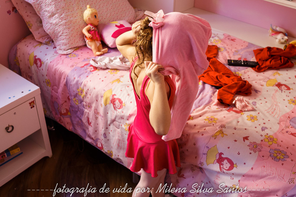 Segundo dia com a Família Rocha do Amaral.
Registro a Helena se preparando para o Ballet. Ela é extremamente independente.
#milenasilvasantosfotografia
#fotografoportoalegre
#canoasshopping
#balletverabublitz