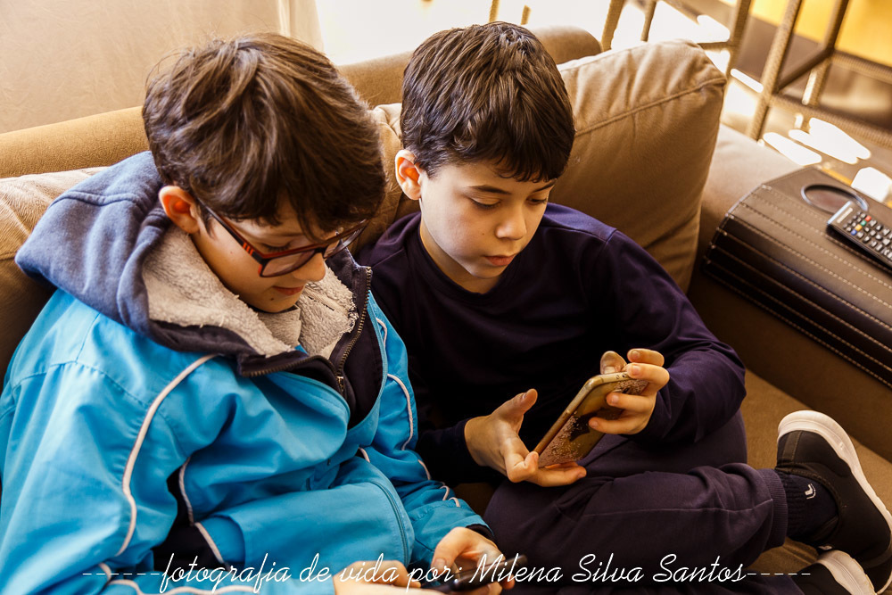 Hoje é segunda, dia de aula!
Henrique recebe seu melhor amigo em casa.
#milenasilvasantosfotografia
#fotografoportoalegre
