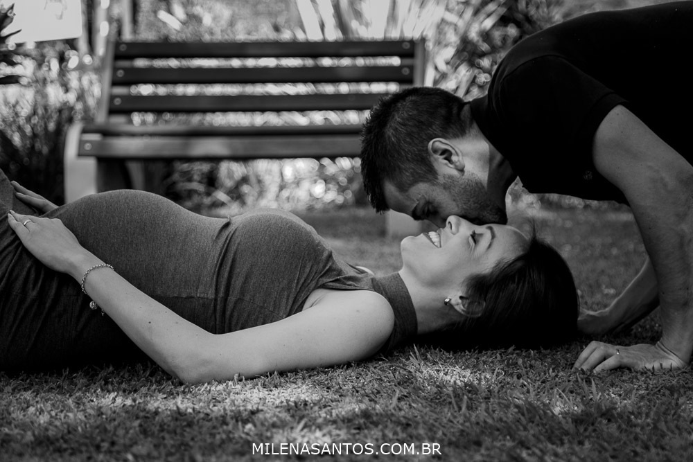 Papai contando pra Manu que ama ela.
30 semanas de gestação
barriga em forma
gestante no Ninho das Águias
Nova Petrópolis
#fotografia
#ensaiogestante
#pragnant
#30semanas
#fotografiadefamilia
#milenasilvasantosfotografia
