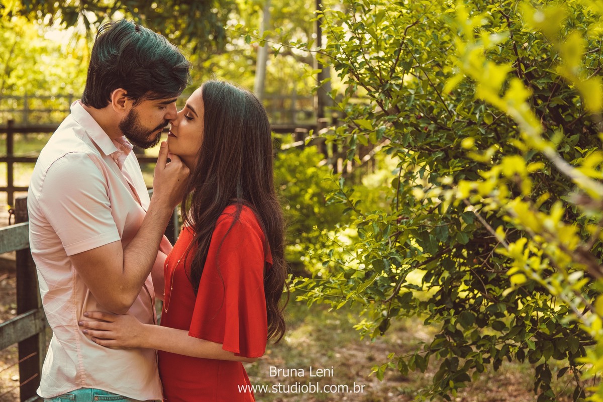 ensaio-fotografo-casamento-prewedding-wedding-recife-casando-bruna-leni-fotografia-studio-recanto-sucupiras-pernambuco-casal-noivado
