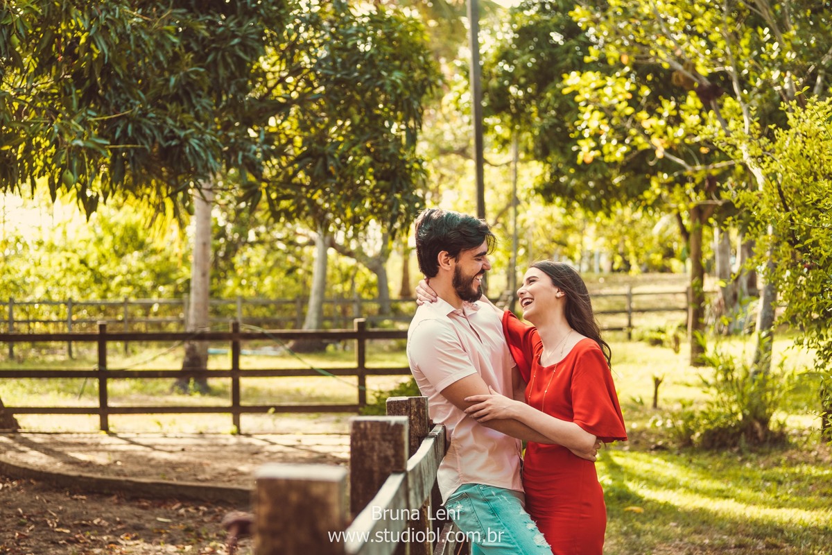 ensaio-fotografo-casamento-prewedding-wedding-recife-casando-bruna-leni-fotografia-studio-recanto-sucupiras-pernambuco-casal-noivado