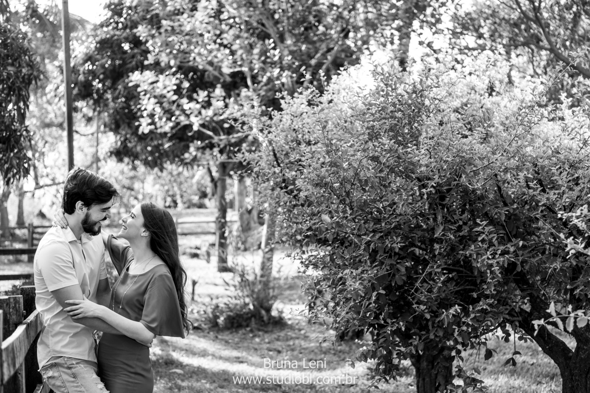 ensaio-fotografo-casamento-prewedding-wedding-recife-casando-bruna-leni-fotografia-studio-recanto-sucupiras-pernambuco-casal-noivado