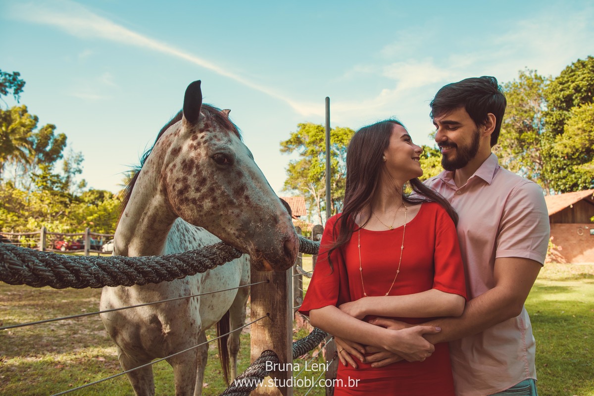 ensaio-fotografo-casamento-prewedding-wedding-recife-casando-bruna-leni-fotografia-studio-recanto-sucupiras-pernambuco-casal-noivado