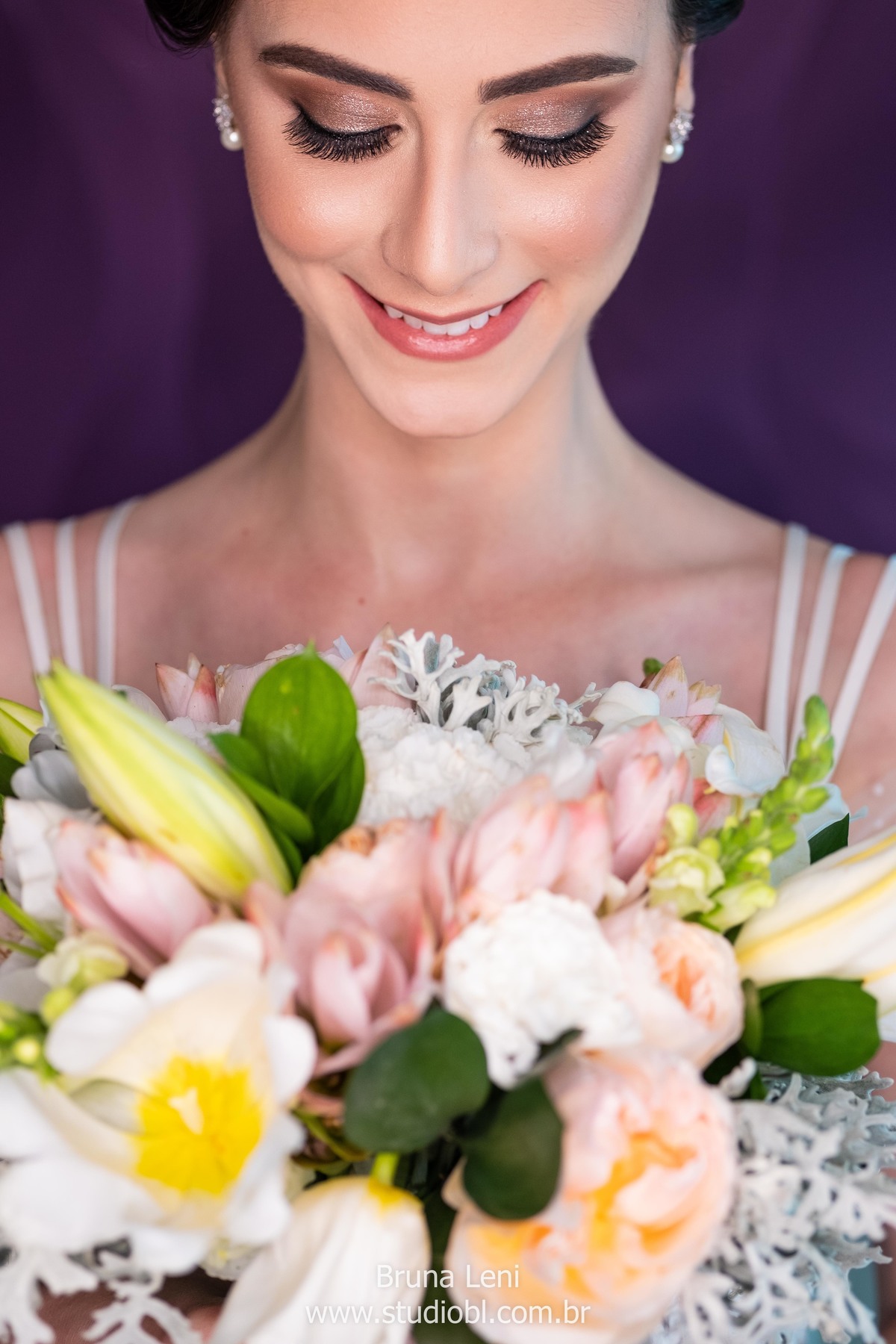 beijo-noivo-noiva-fotografo-casamento-jardim-tarde-bouquet-recife-pernambuco- fotografia-noivado-casando