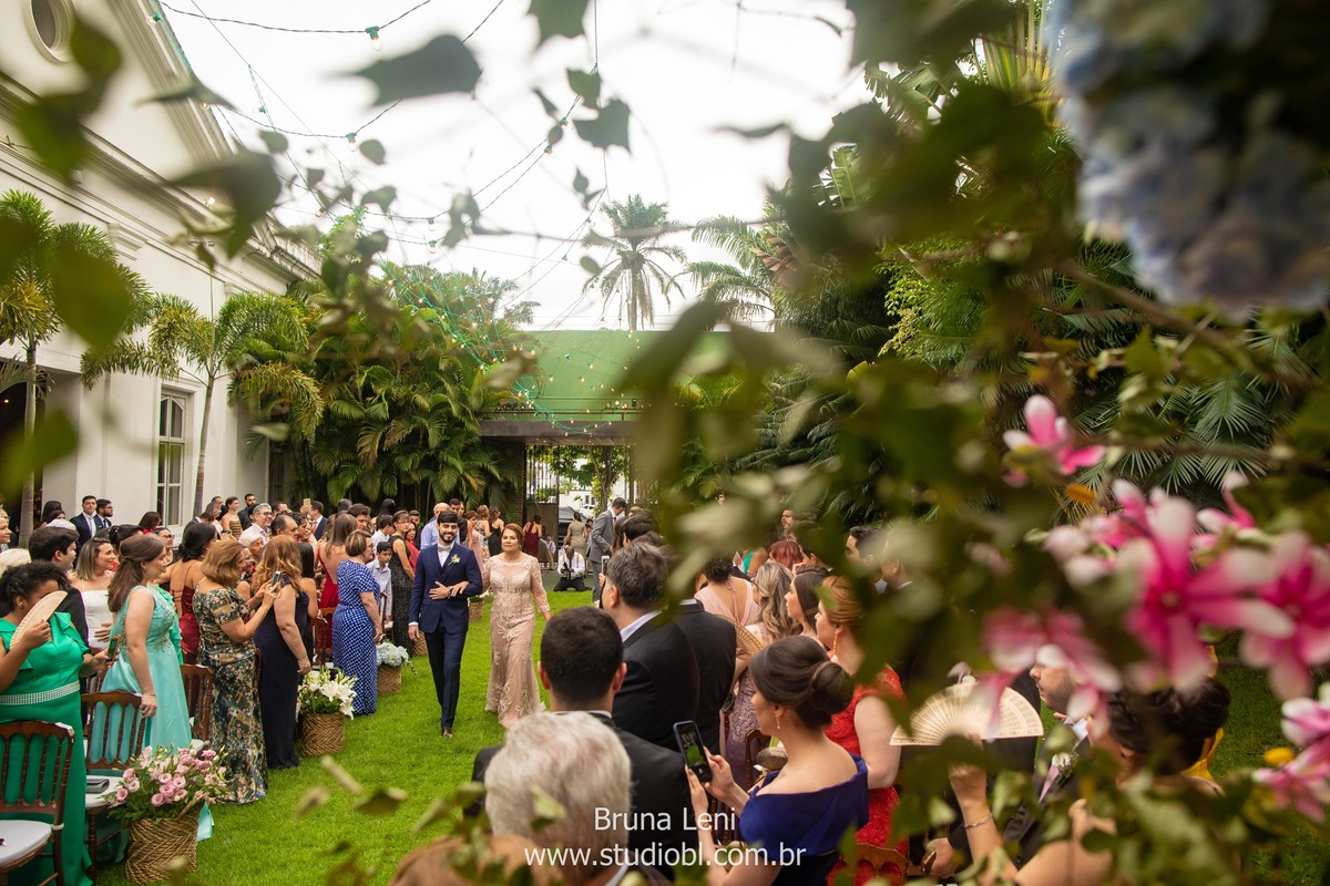 beijo-noivo-noiva-fotografo-casamento-jardim-tarde-bouquet-recife-pernambuco- fotografia-noivado-casando