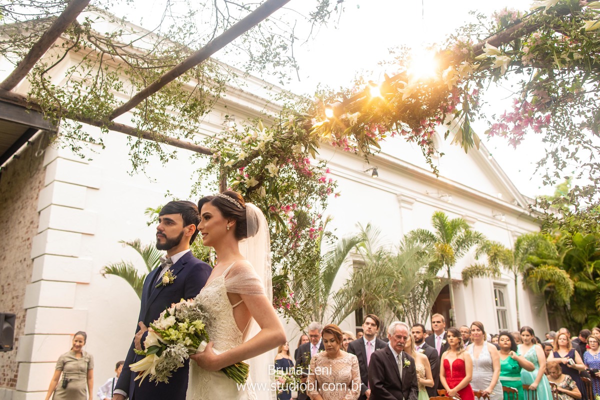 beijo-noivo-noiva-fotografo-casamento-jardim-tarde-bouquet-recife-pernambuco- fotografia-noivado-casando