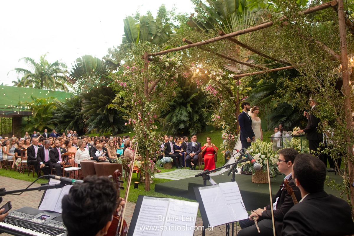 beijo-noivo-noiva-fotografo-casamento-jardim-tarde-bouquet-recife-pernambuco- fotografia-noivado-casando